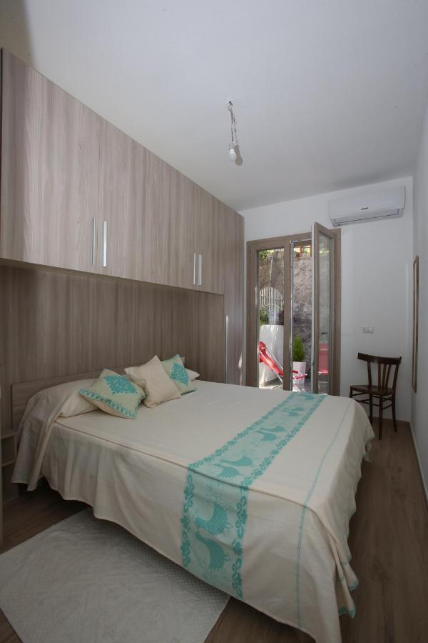 Capri 53 Villa อาร์บาตักซ์ ภายนอก รูปภาพ